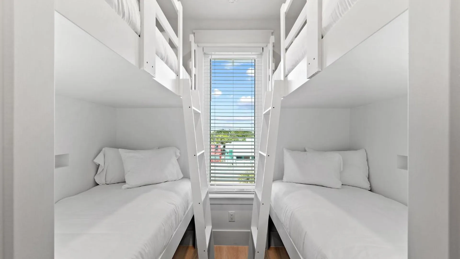 Vila Jewel Of Oleander By 30A Escapes Panama City Beach USA